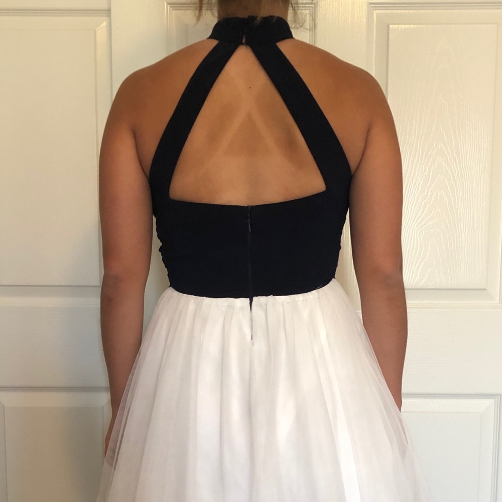 Dress - Picture 4 of 5